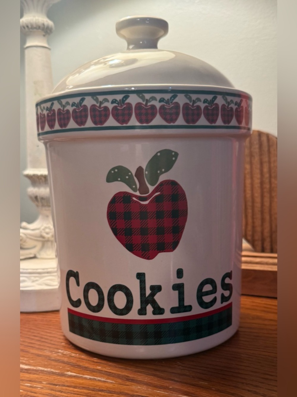collectible ceramic cookie jar featuring the "Applejack" pattern